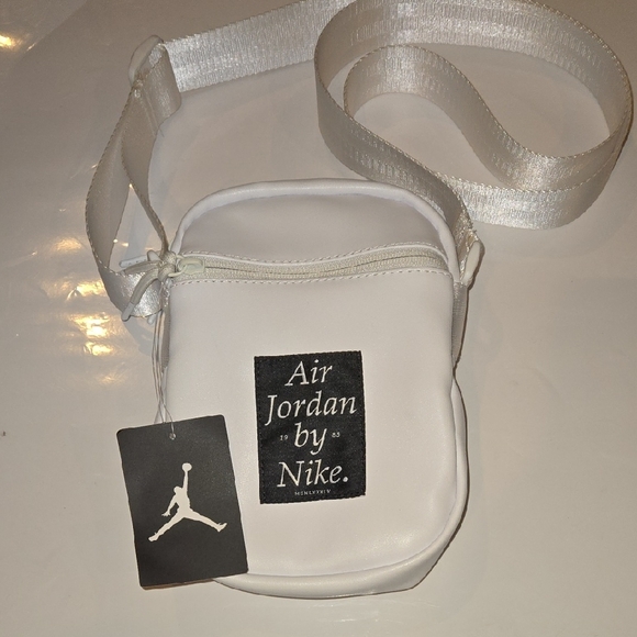 Air Jordan By NIKE Crossbody Bag - Picture 1 of 3